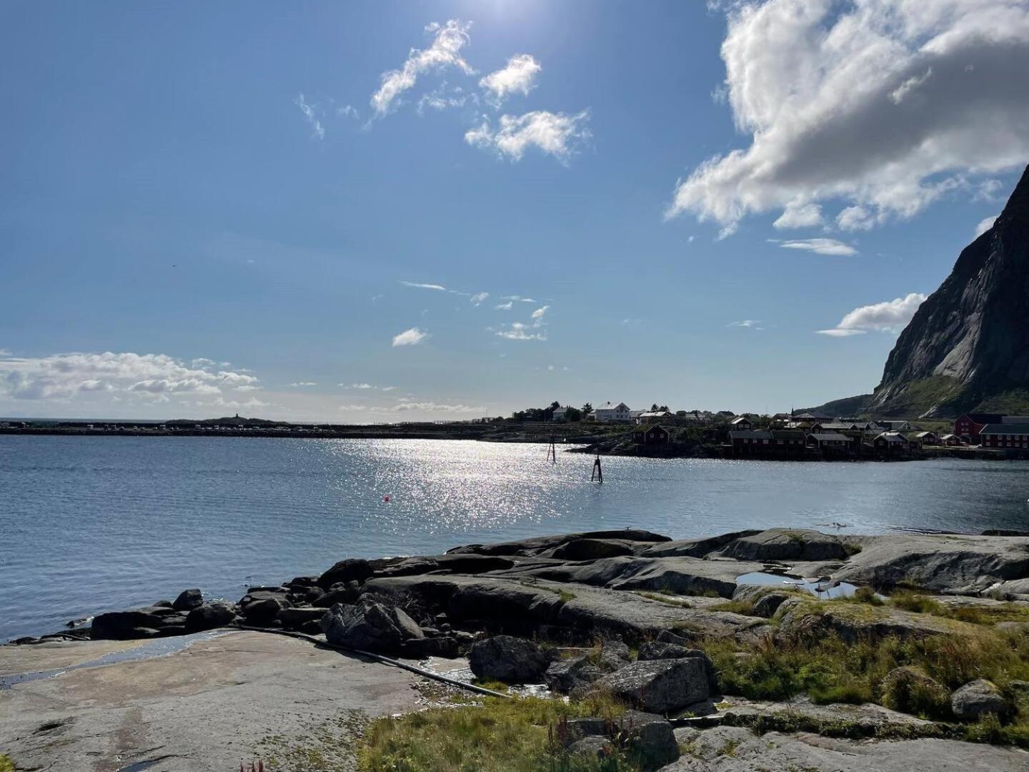 Nordlandshus ved havet på Reine, Lofoten Eksteriør bilde
